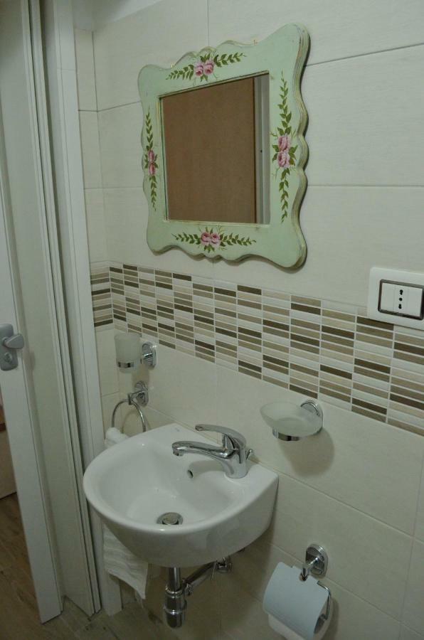 Appartamento Vacanza Da Luisa San Giovanni Suèrgiu Exterior foto